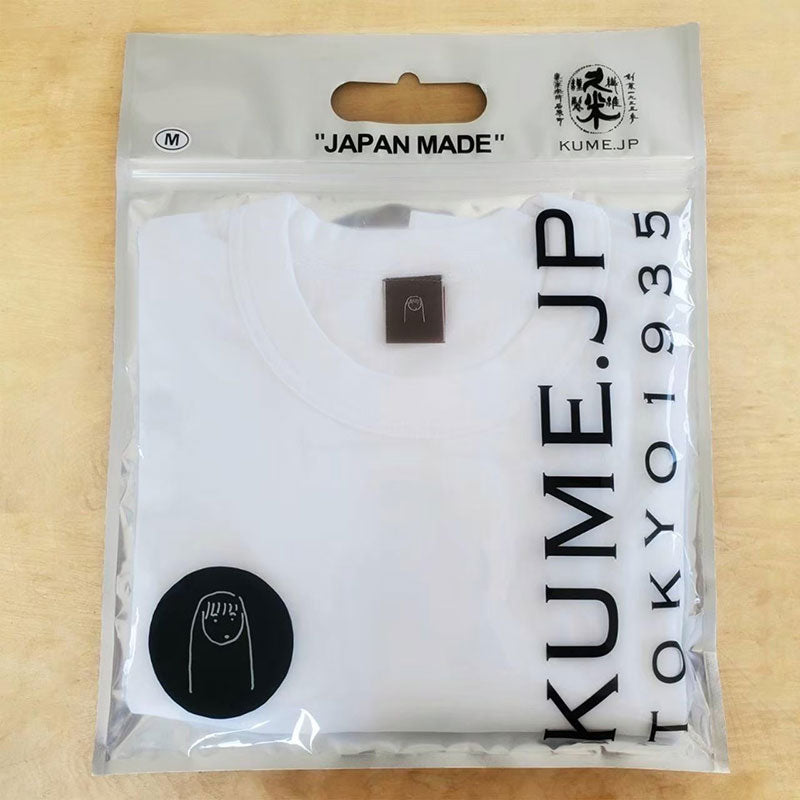 [KUME.JP Collaboration] Shoulder one point embroidery T-shirt (white)