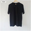 [KUME.JP Collaboration] Shoulder one point embroidery T-shirt (black)