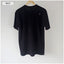 [KUME.JP Collaboration] Shoulder one point embroidery T-shirt (black)