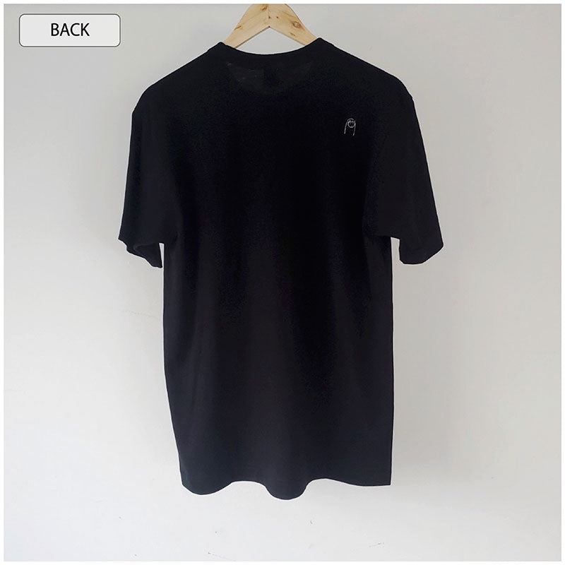 [KUME.JP Collaboration] Shoulder one point embroidery T-shirt (black)